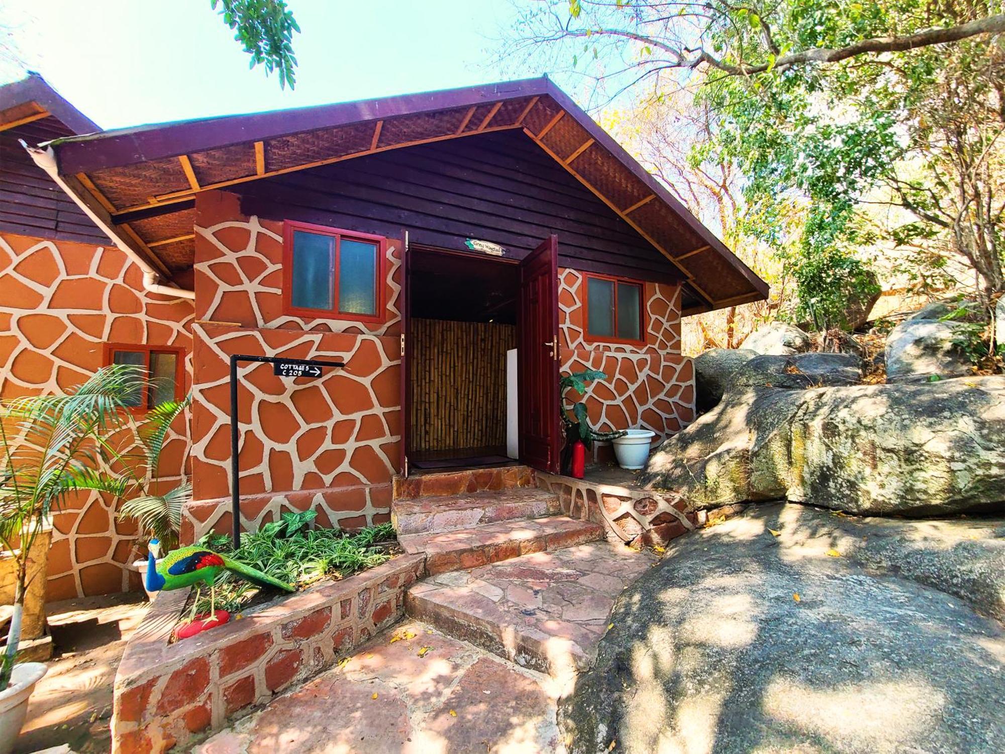 Wag Hill Lodge & Spa Butimba Bagian luar foto